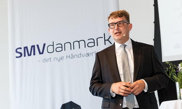 Beskæftigelsesminister Troels Lund Poulsen repræsenterede regeringen på SMVdanmarks årsmøde, der havde digitalisering og robotter i små og mellemstore virksomheder som tema.