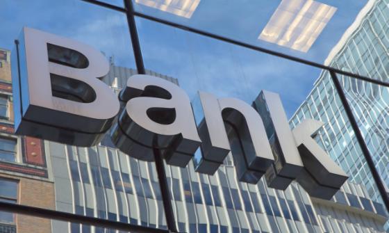 Virksomhederne skal slås med banken – kreditskruen strammes voldsomt
